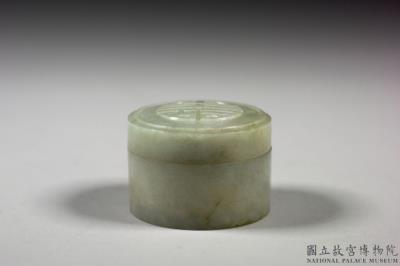 图片[2]-Jade round box with character of “shou (longevity)”, Qing dynasty (1644-1911)-China Archive